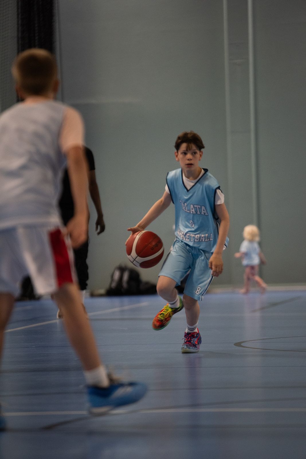Talata player driving to the basket